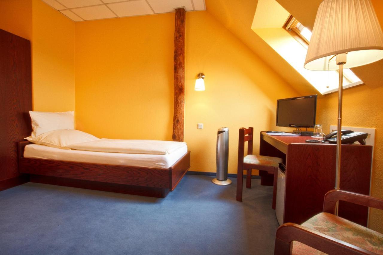 Landhotel Zum Pottkuchen Kalbe  Екстериор снимка